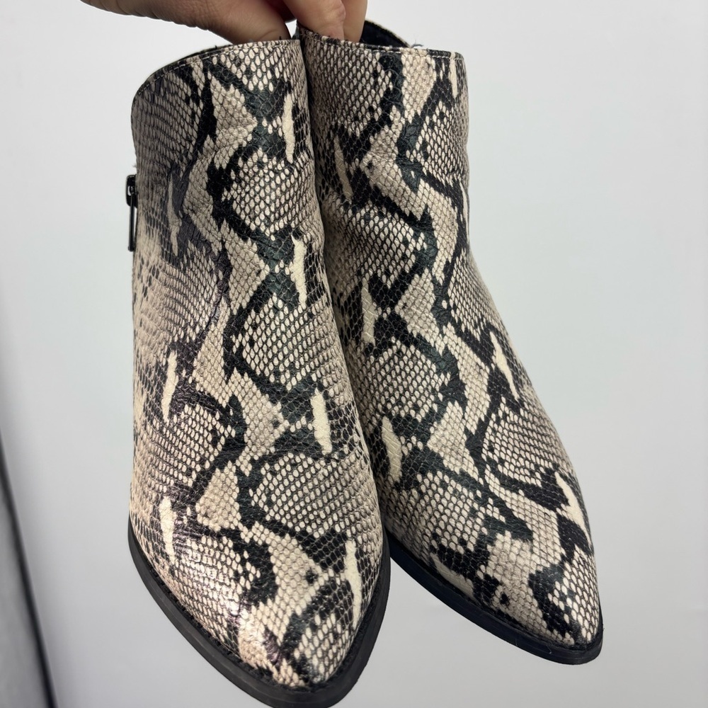 Seychelles Leather Snake Skin Pointed Toe Booties Cream Black 7.5